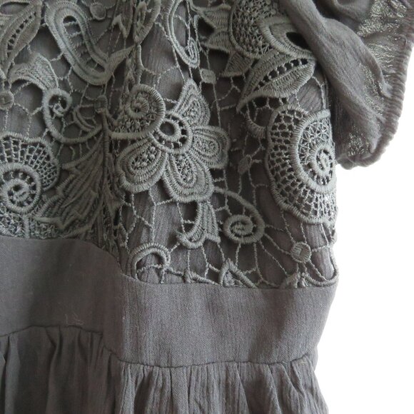 TORRID Size 1  Black Crinkle Gauze  Top With Lace  Puff  Sleeve Black  BNWT - Picture 4 of 11